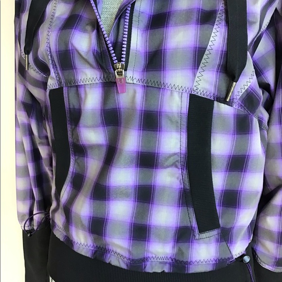 Lululemon hooded pullover with kangaroo pouch - Picture 8 of 12